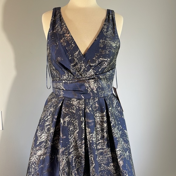 Carmen Marc Valvo Infusion Gown Sz 10 - Picture 3 of 15